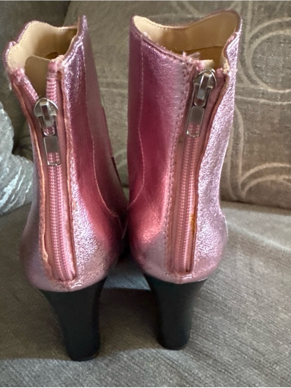 Source Unknown Metallic Pink Ankle Booties with Silver Cap Toe - Picture 2 of 4